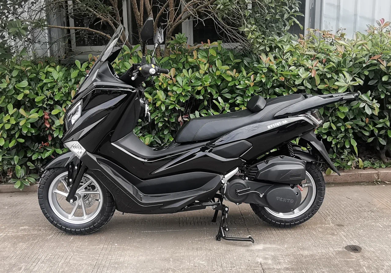 Скутер MAX  - 200cc (replica Yamaha TMAX) — Чёрный