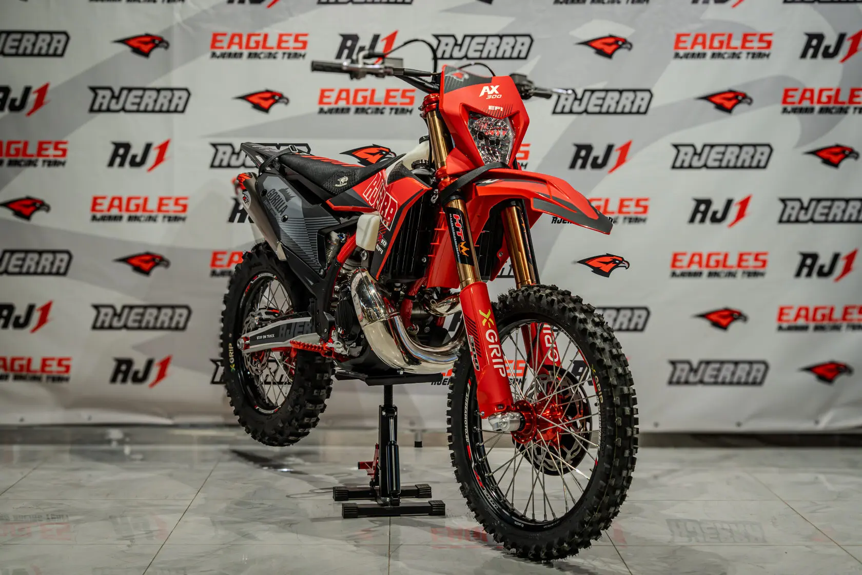 Мотоцикл AJERRA AX300-2T EFI